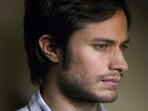 104570_gayel-garsiya-bernal_or_Gael-Garcia-Bernal_1600x1200_(www.GdeFon.ru)